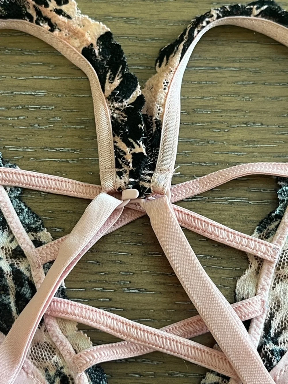 PINK Victoria's Secret Pink Lace Bralette with Black Tropical Print Size‎ Small